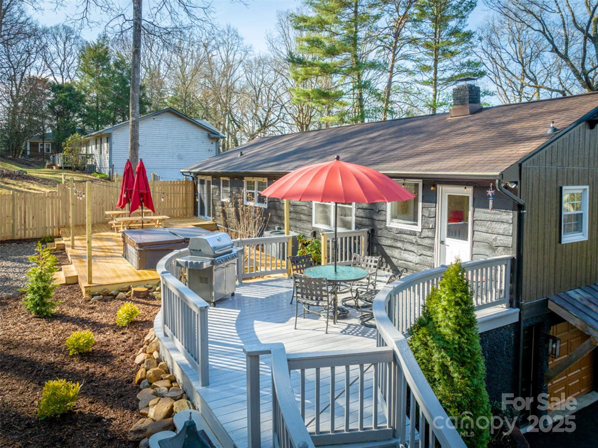 Royal Pines - Residential