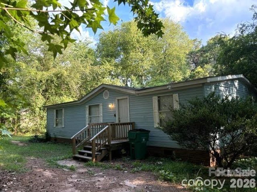 Nice 3 bedroom home sits on a large over an acre lot in a quiet neighborhood.  Location! Location! Location! Close to I85 and hwy 16, Mountain Island lake, shopping and restaurants.