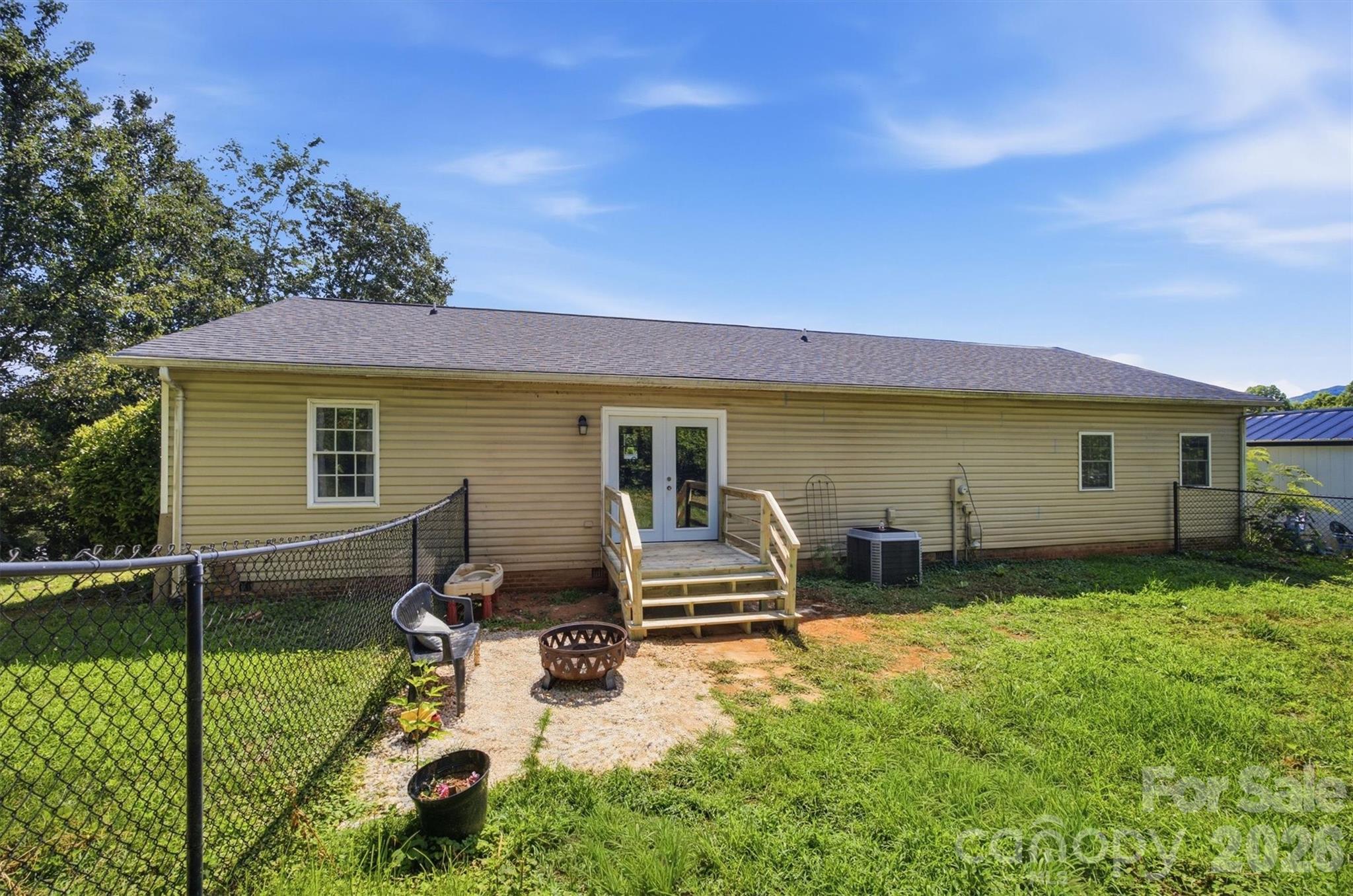 1404 Castle Court
