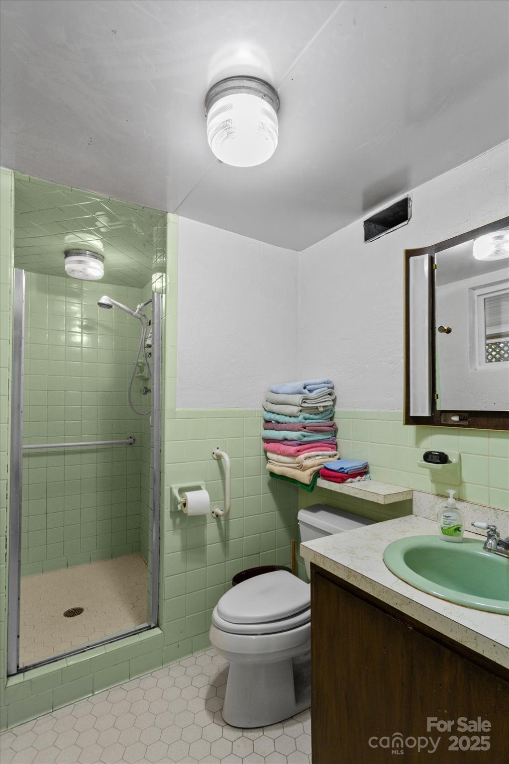 Royal Pines - Residential