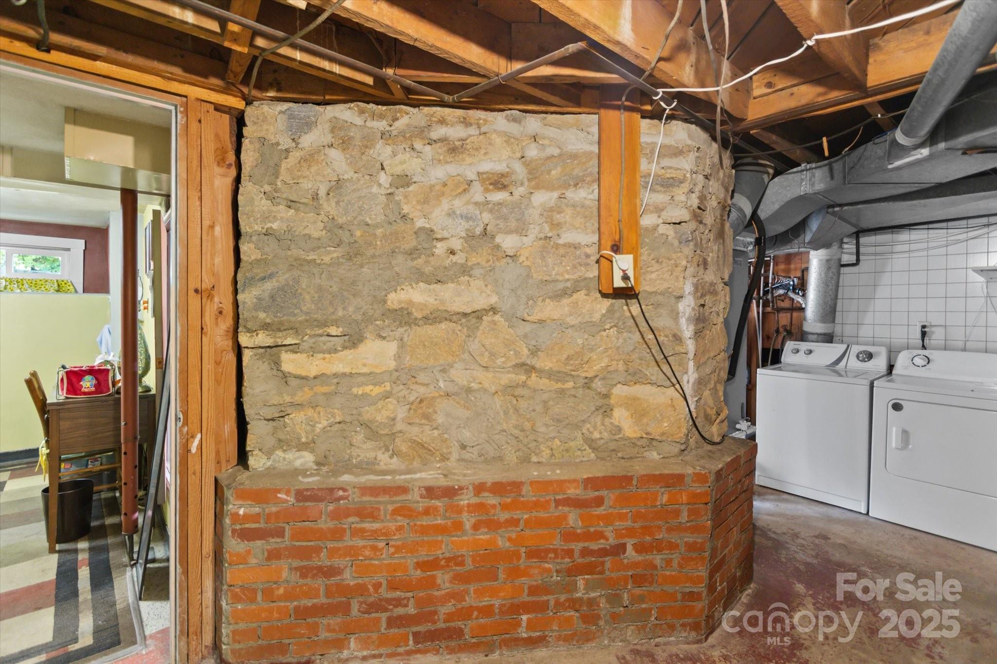 Royal Pines - Residential