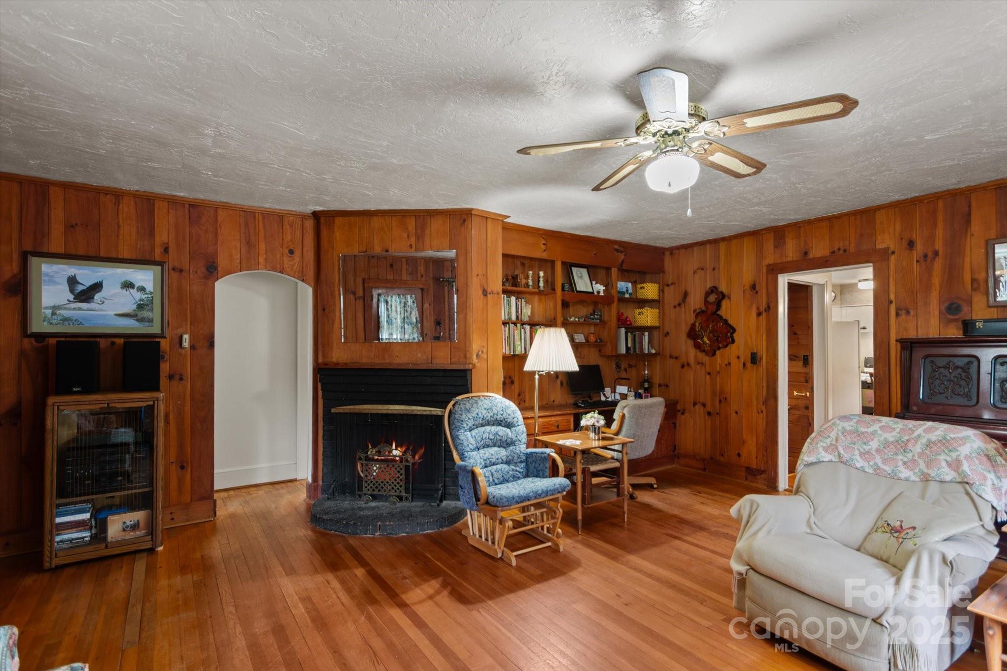 Royal Pines - Residential