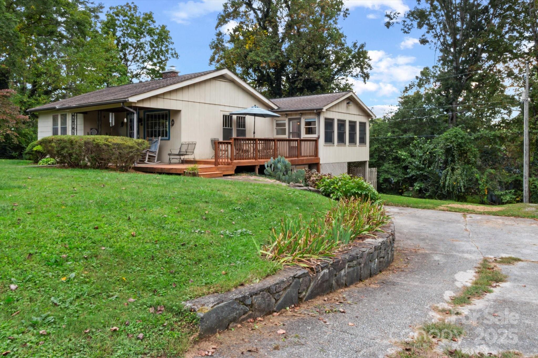 Royal Pines - Residential