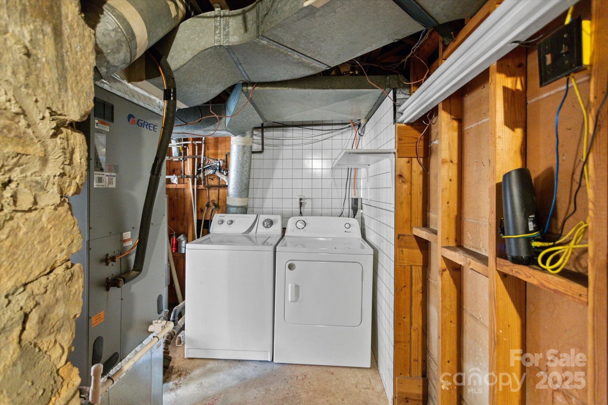 Royal Pines - Residential