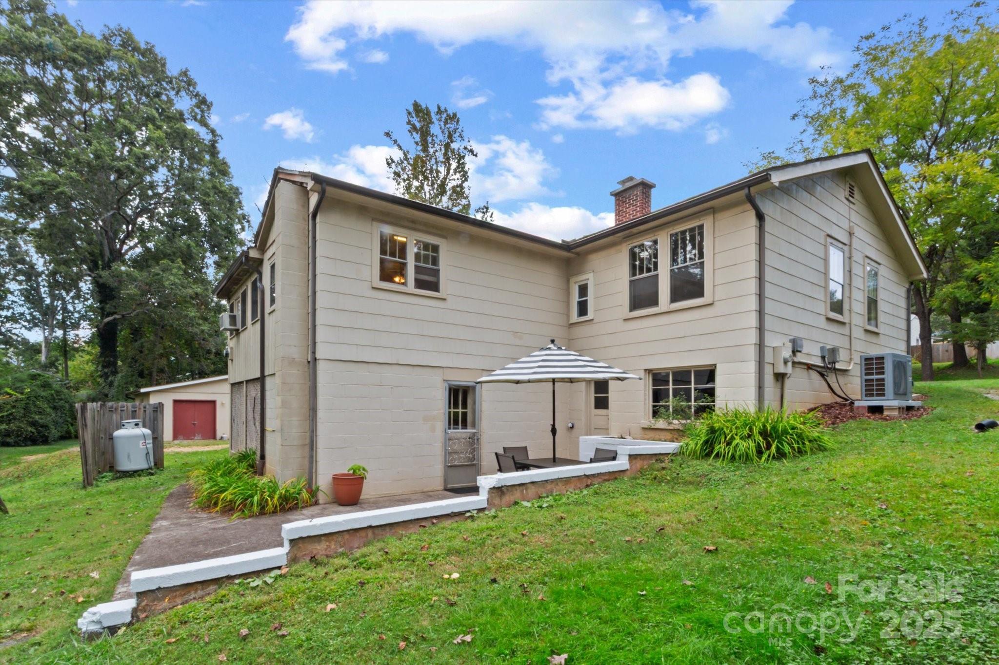 Royal Pines - Residential