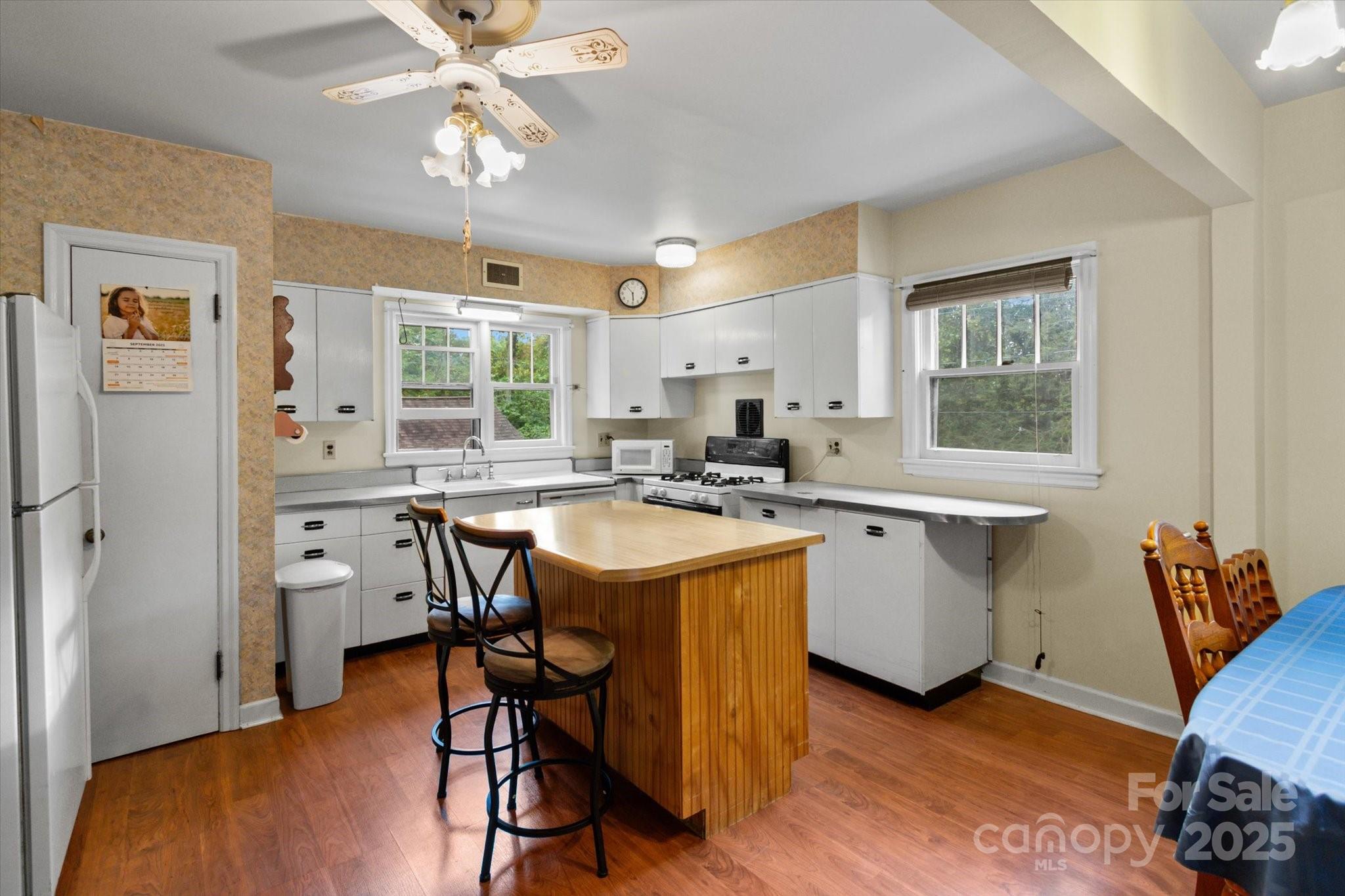 Royal Pines - Residential