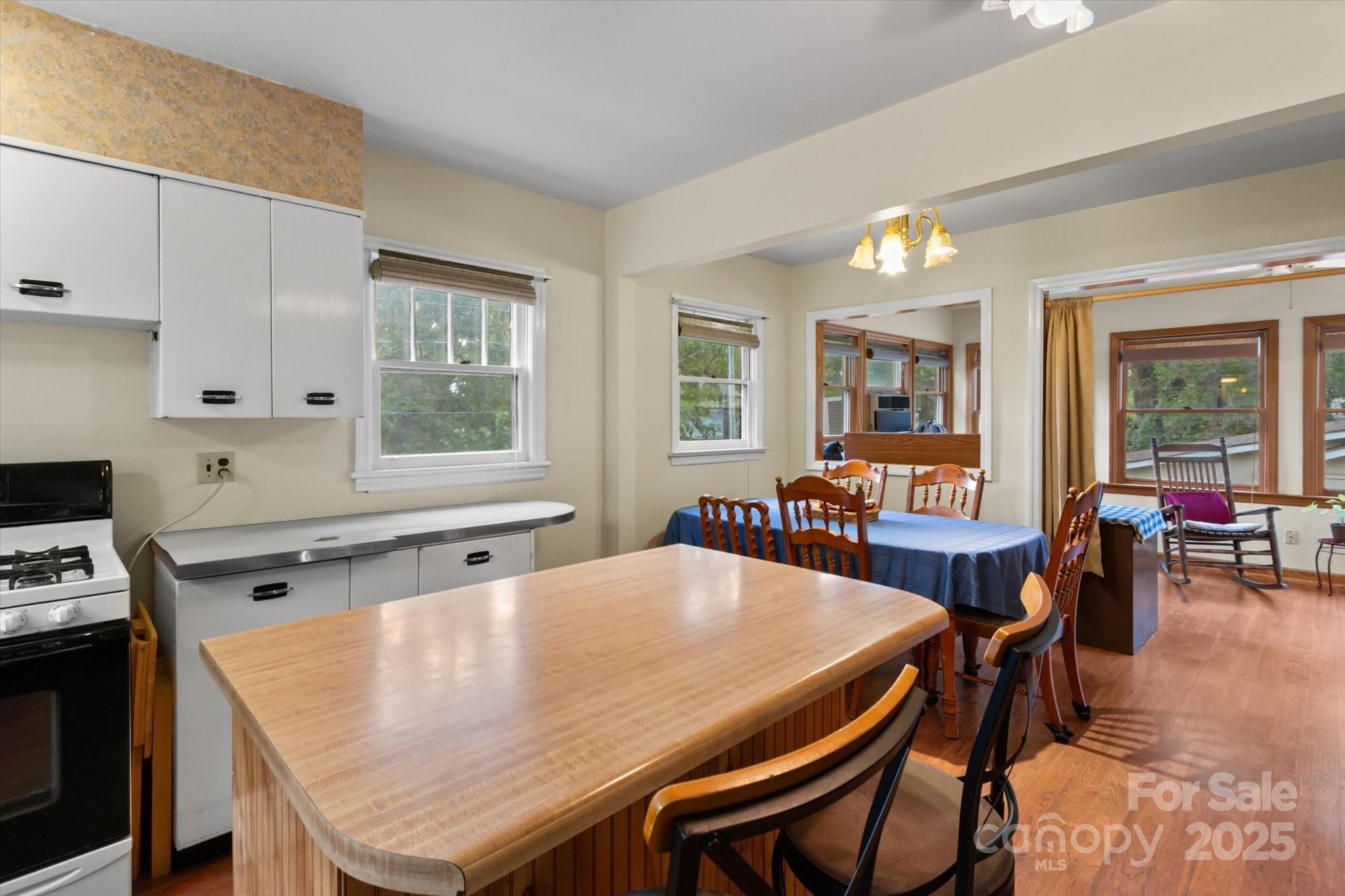 Royal Pines - Residential