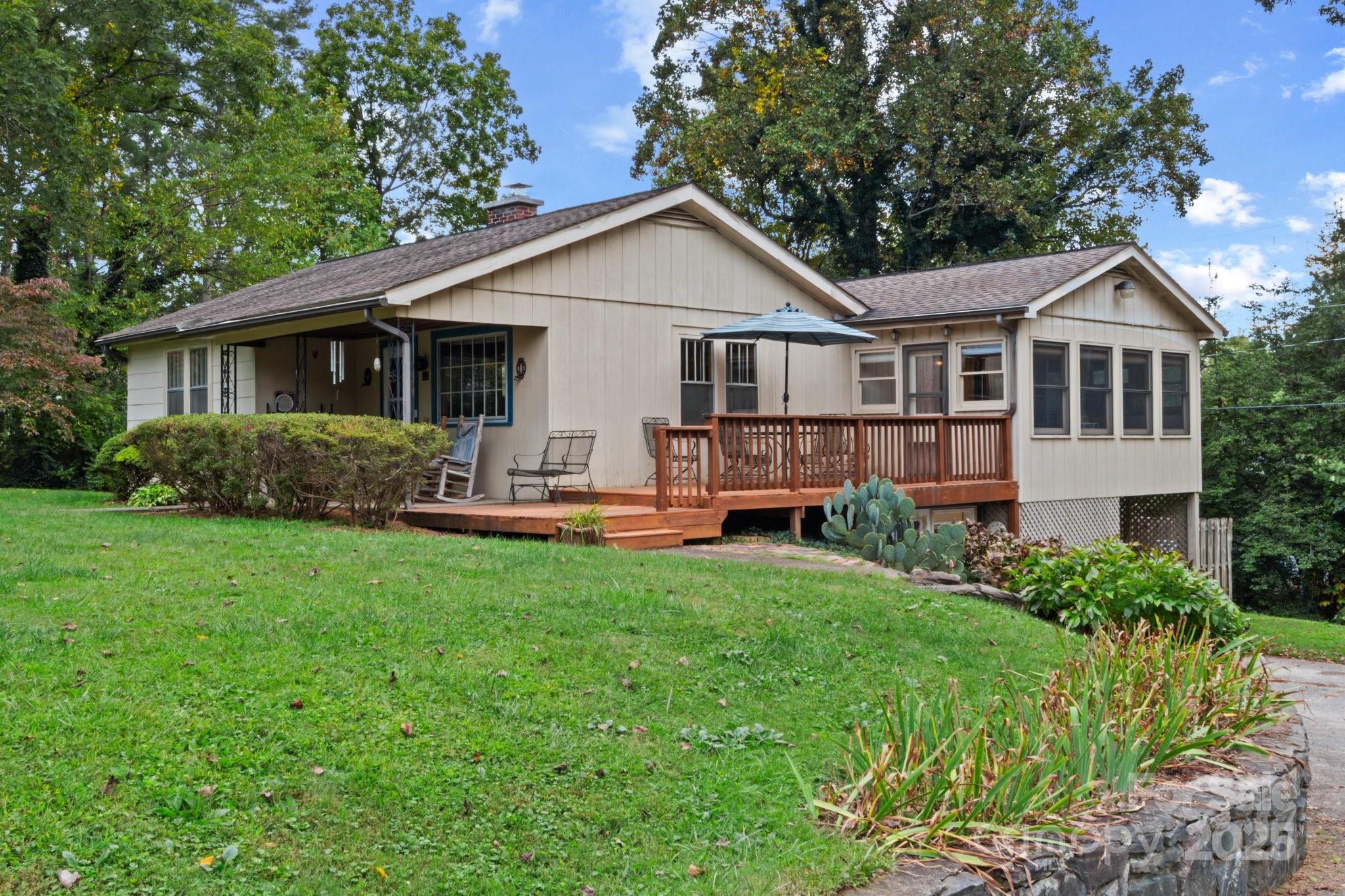 Royal Pines - Residential