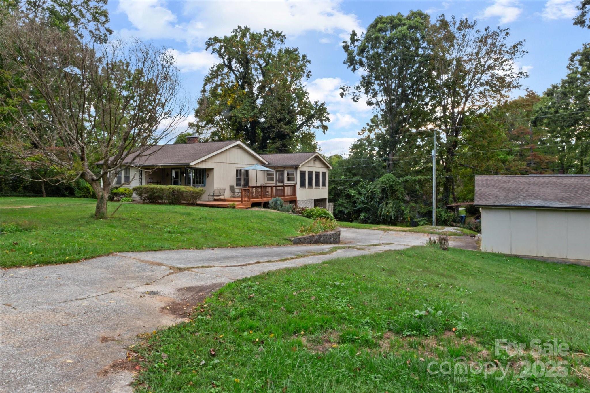 Royal Pines - Residential