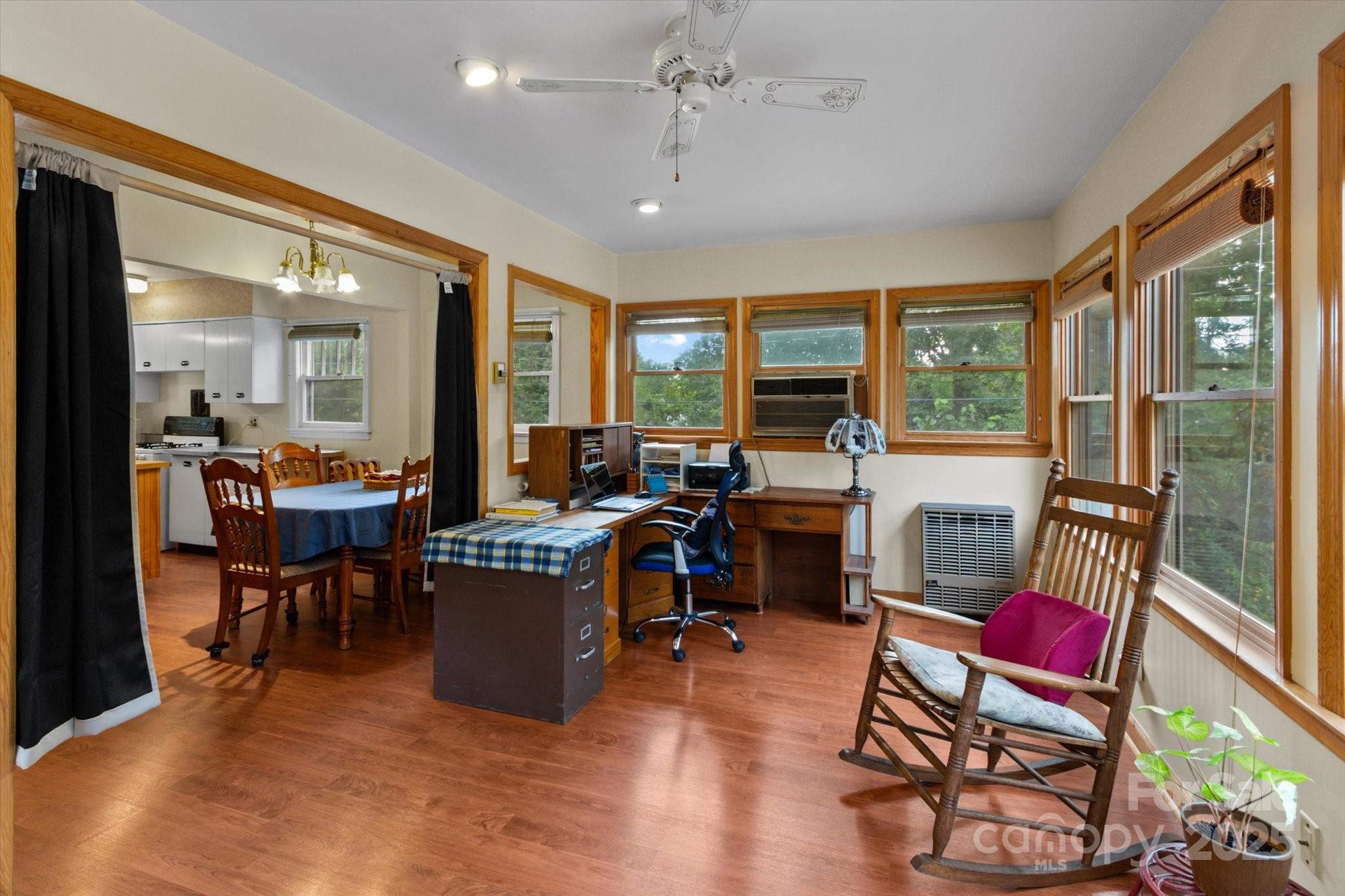 Royal Pines - Residential