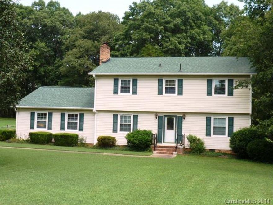 Lovely well maintained 2 story home in the Arrowood Subdivision. This home has many updates, Kitchen, Roof, HVAC, Water Heater, Flooring, and some remolding to give a more open feel. Has 3 full baths, replacement windows, vinyl siding. 4 or 5 bedrooms. Den could be used as master on the main floor. Formal dining with complete updated kitchen with all appliances. Large private back yard for family and friends. Located on the North side of Lancaster close to town and easy commute to the Charlotte area.