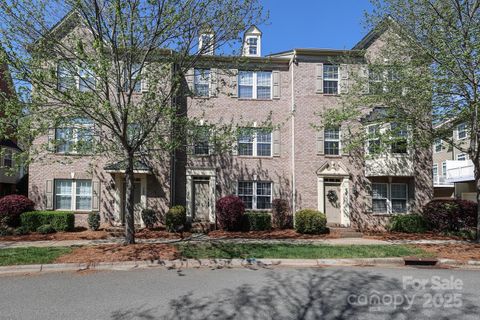 Photo of 729 Naramore Street, Davidson, NC 28036 (MLS # 4280784)