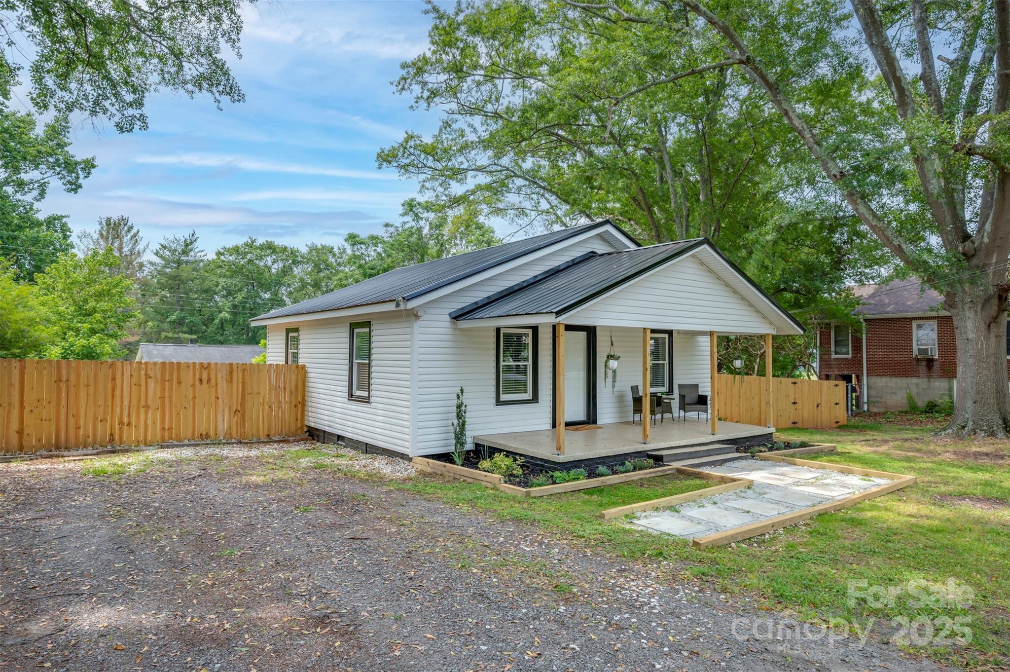 516 Boss Moore Road