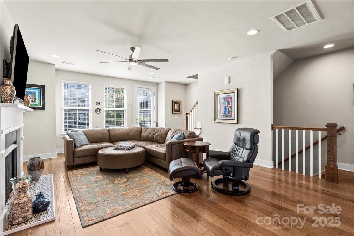 11934 Fiddlers Roof Lane