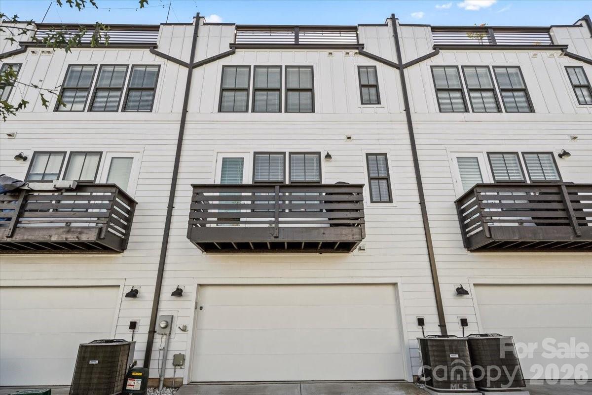 11934 Fiddlers Roof Lane