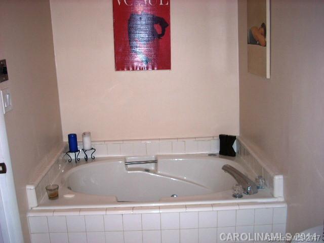 Emerald Point - Residential