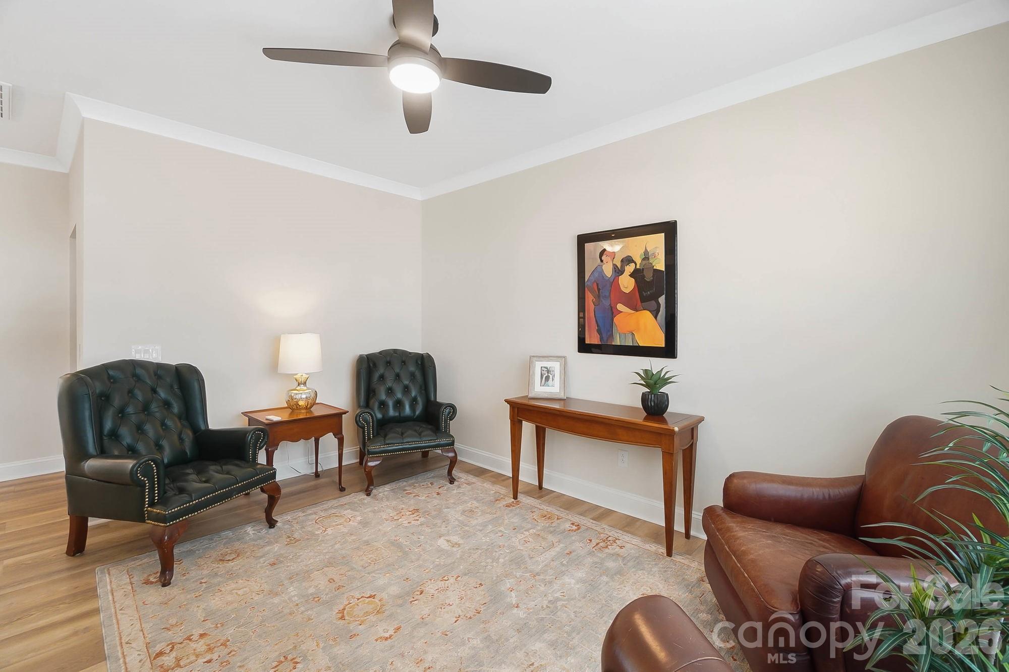 1123 Regions Boulevard