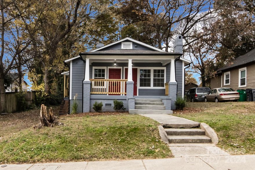 This charming 1BD/1BA duplex home features additional flex room with closet that can be used as second bedroom or generous walk-in closet. Close to everything Plaza Midwood and downtown Charlotte have to offer. Walking distance to parks and shopping and a few minutes from center city. Kitchen features stainless steel appliances and tile backsplash. Custom tile in bathroom. Landscaping INCLUDED! Don't miss out! Schedule a self-showing today!

Pets: Non-refundable Pet Fee of $250/pet + monthly Pet Rent of $20/pet
