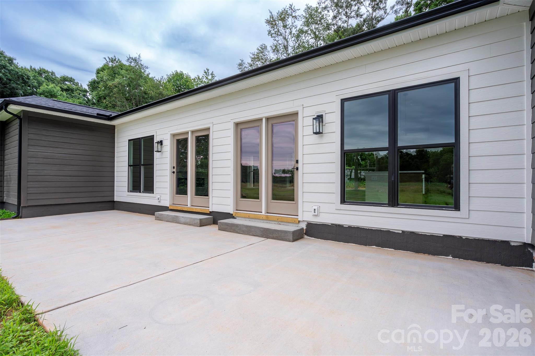 3008 Buffet Lane