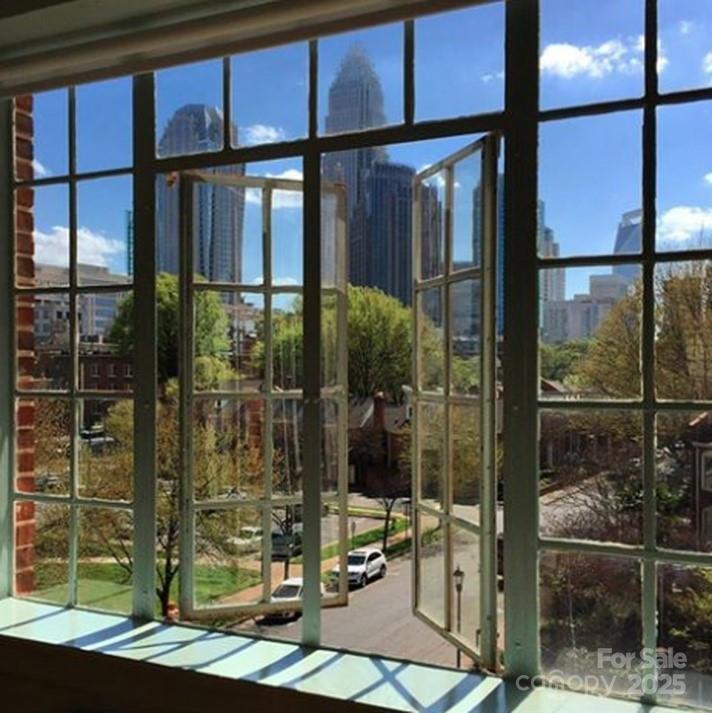 301 W 10th Street 402
