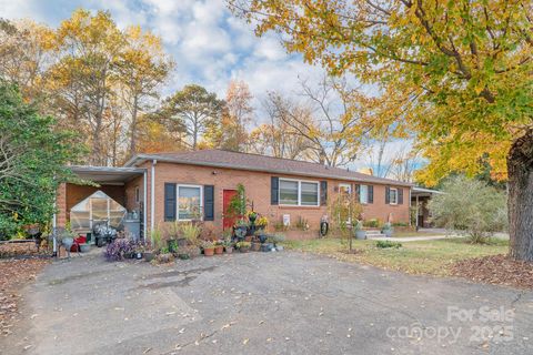 3842 Dowell Street Hickory NC 28602