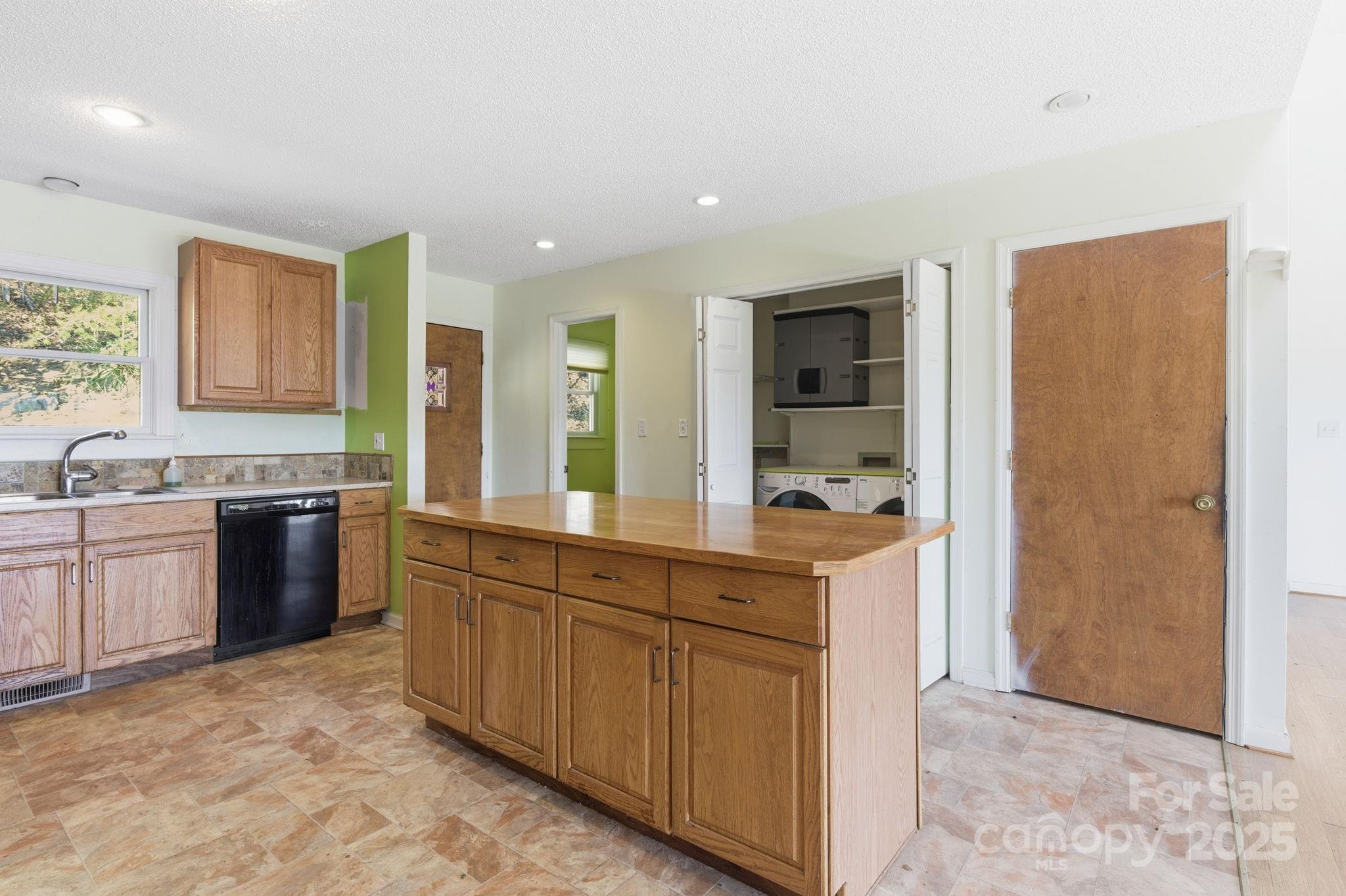 138 Hamburg Mountain Road
