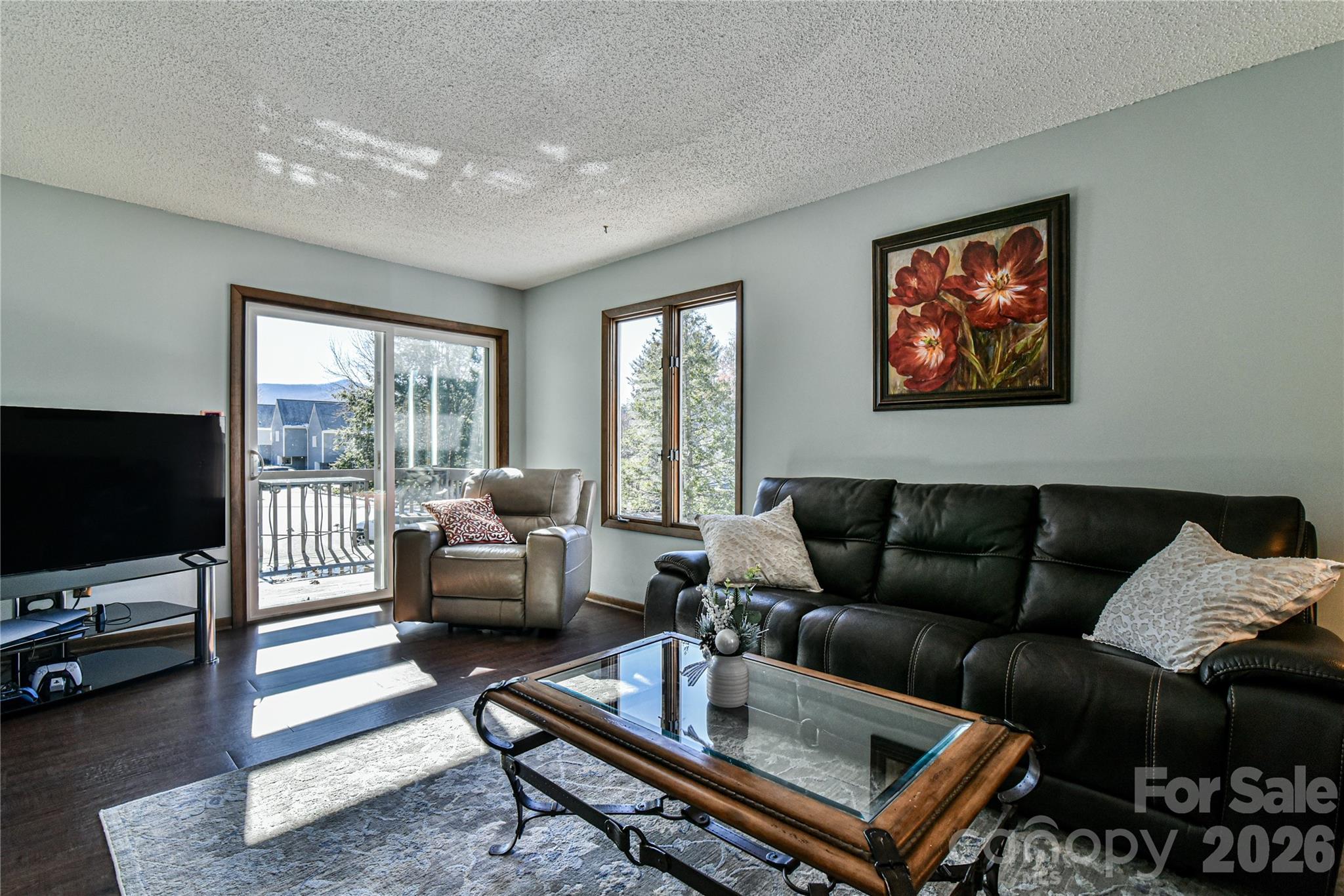 The Lynx Condominium - Residential