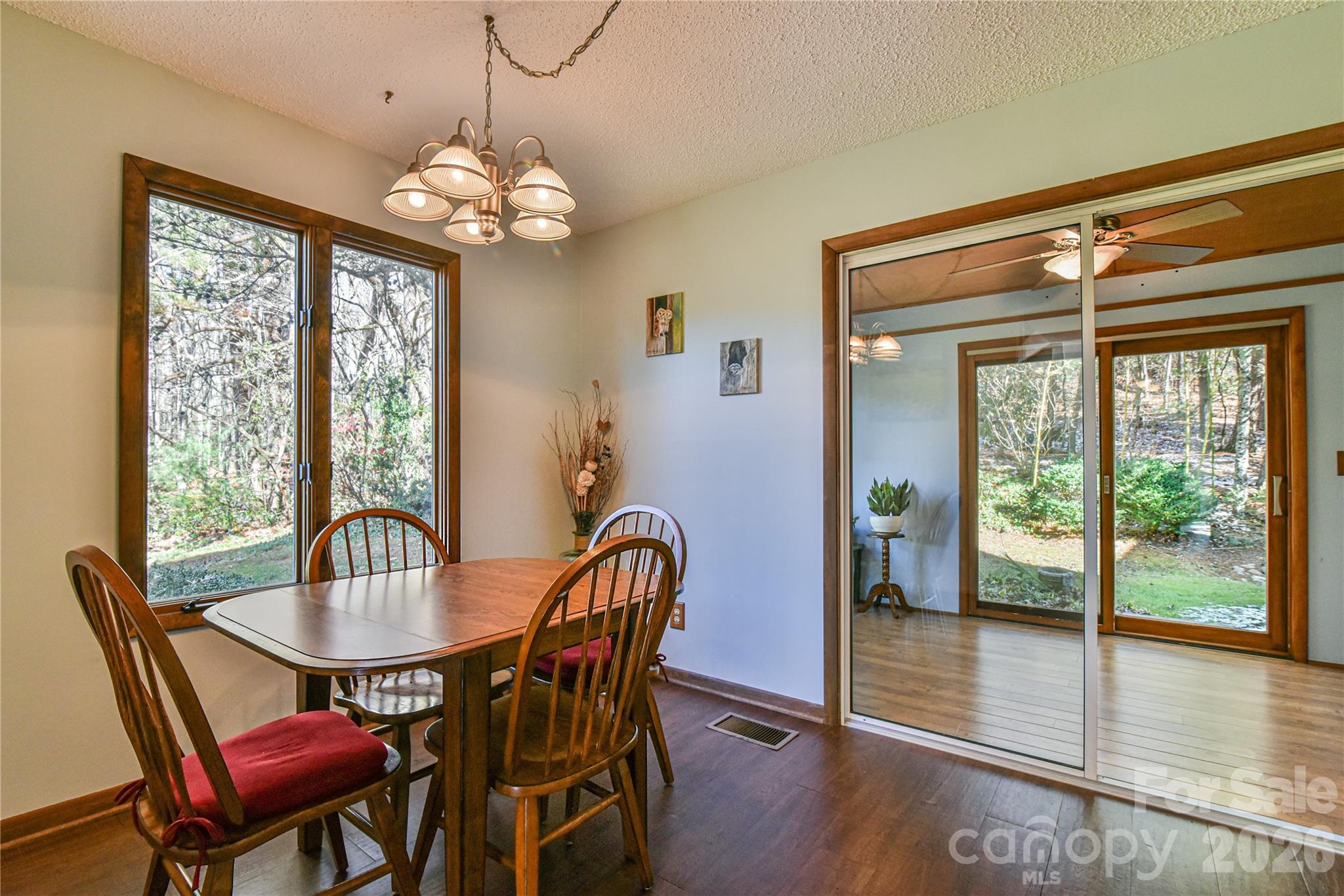 The Lynx Condominium - Residential