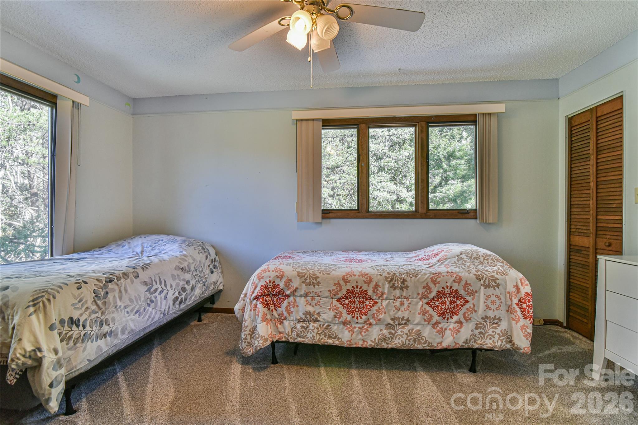 The Lynx Condominium - Residential