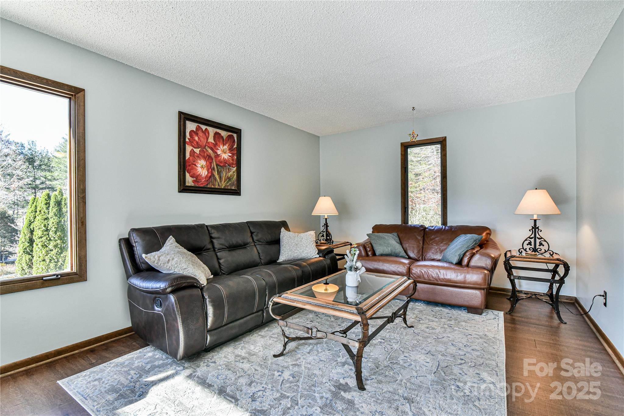 The Lynx Condominium - Residential