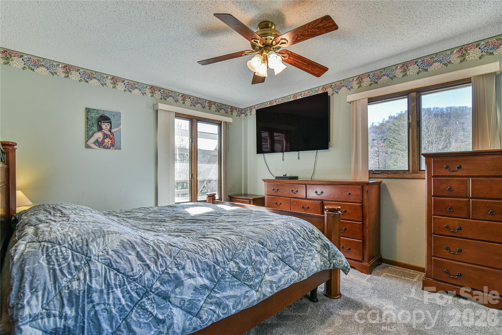 The Lynx Condominium - Residential