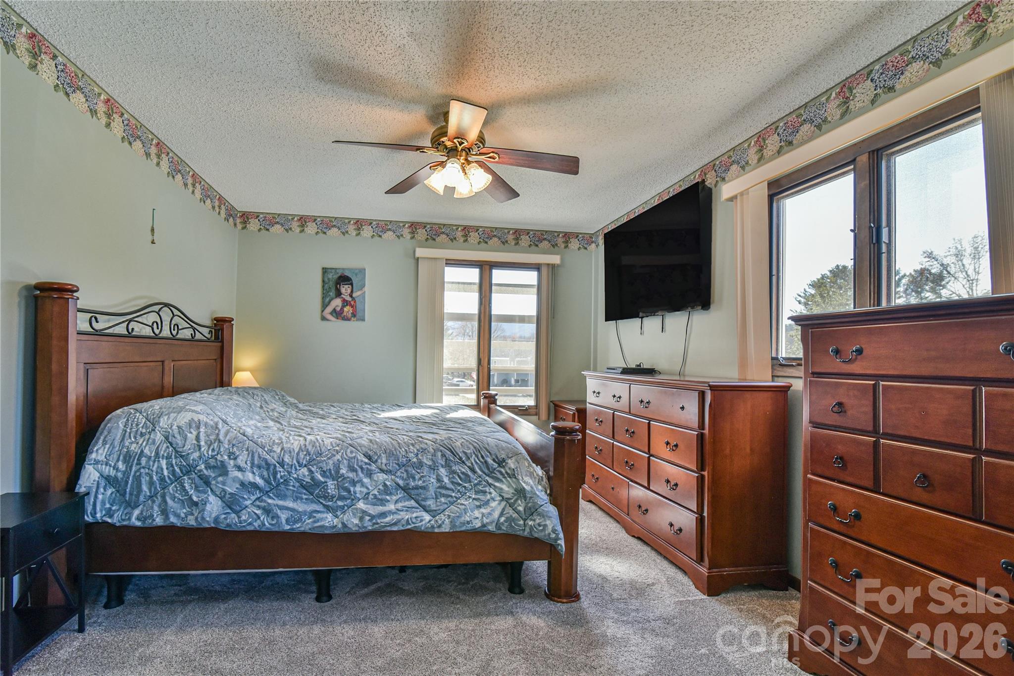 The Lynx Condominium - Residential