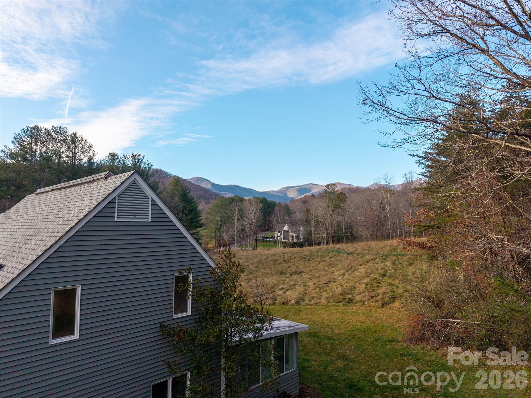 The Lynx Condominium - Residential