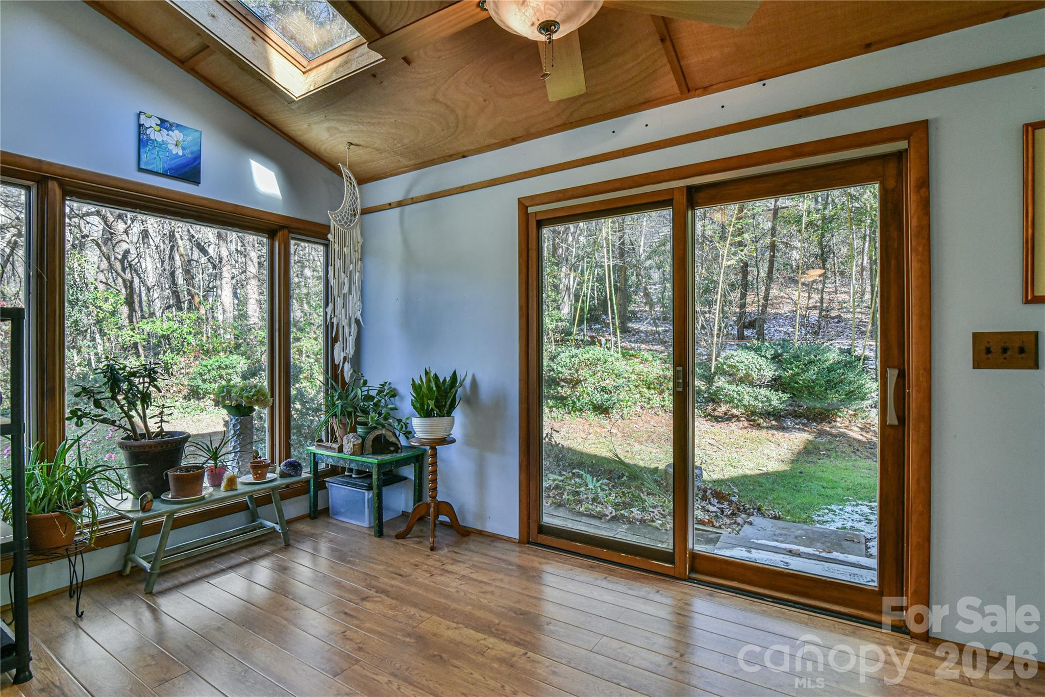 The Lynx Condominium - Residential