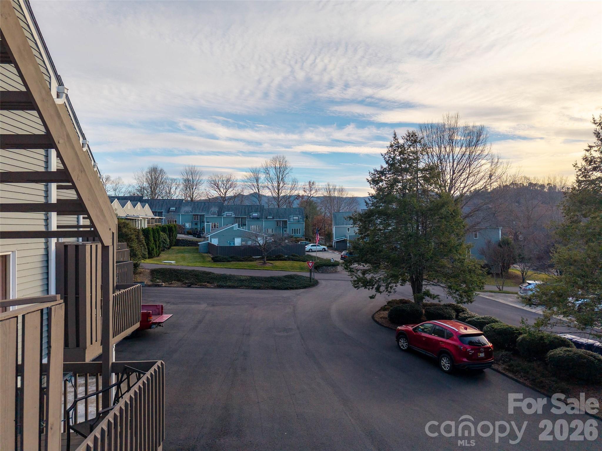 The Lynx Condominium - Residential