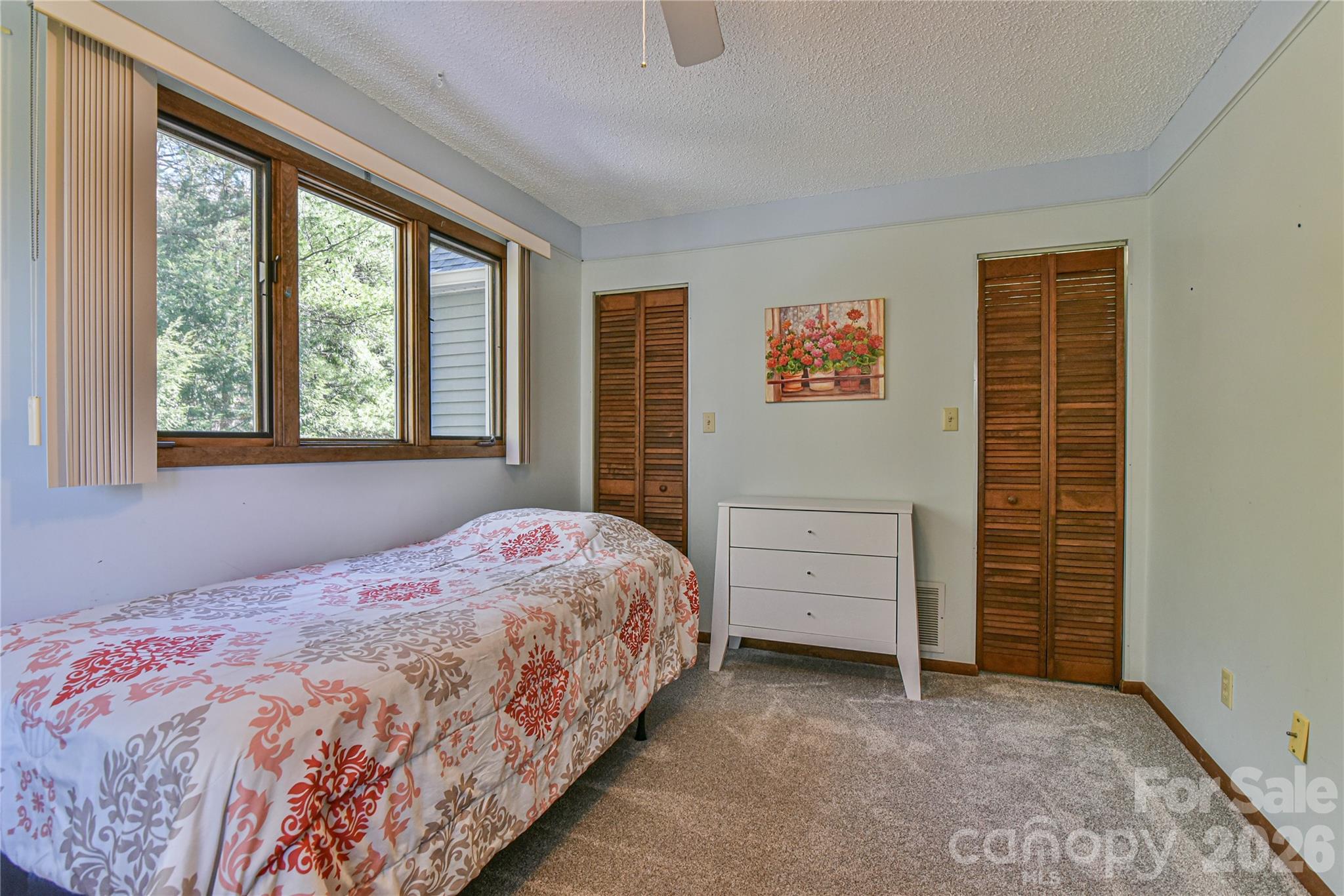 The Lynx Condominium - Residential