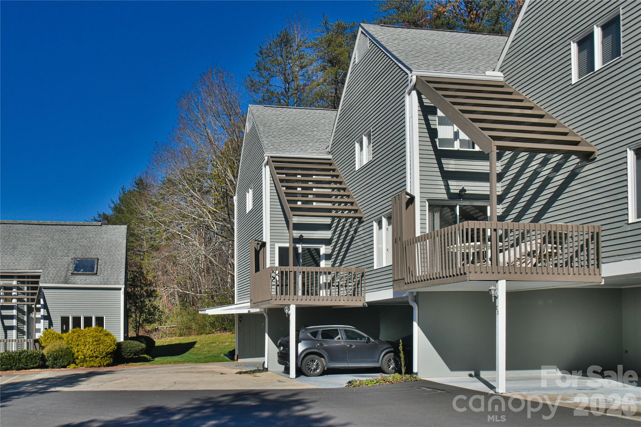 The Lynx Condominium - Residential