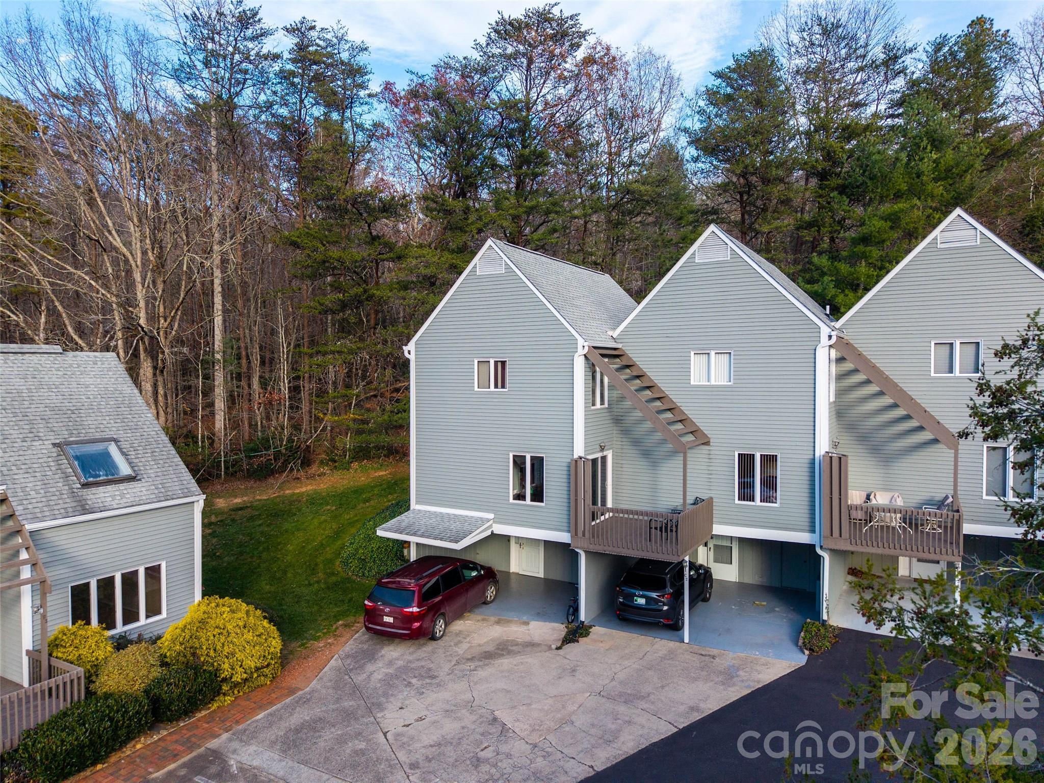 The Lynx Condominium - Residential