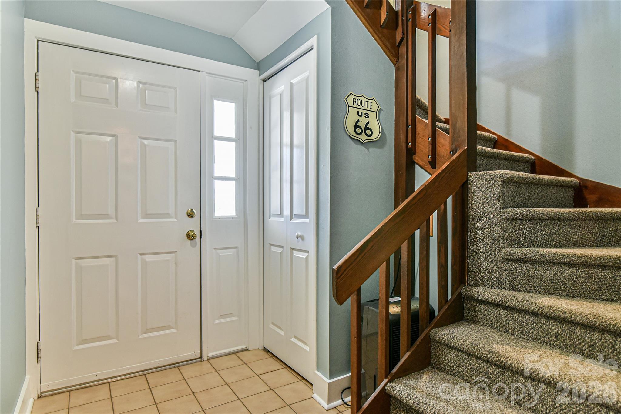 The Lynx Condominium - Residential