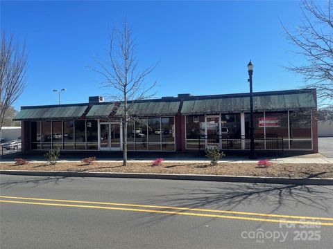 Photo of 413 W Main Avenue, Gastonia, NC 28052 (MLS # 4242762)