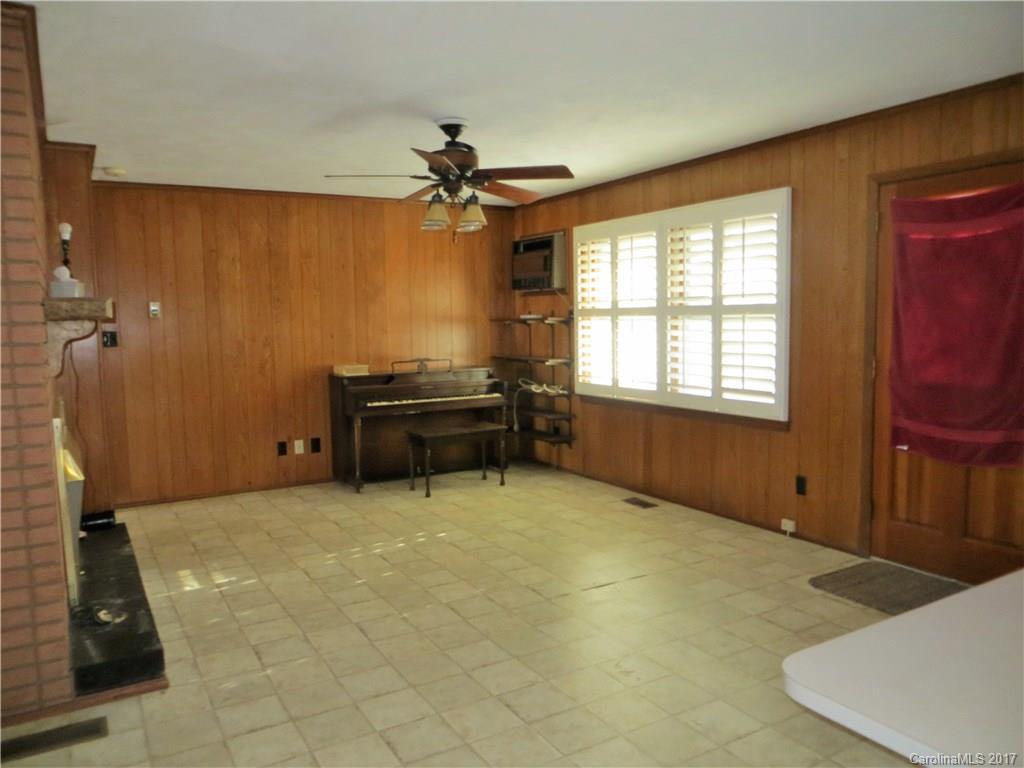 LAKE FOREST - Residential