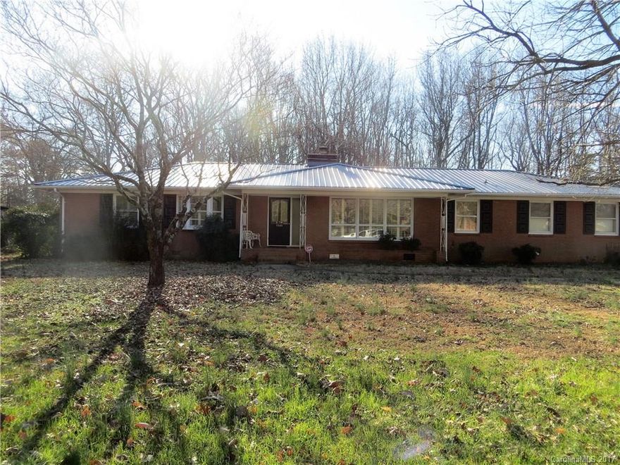 ADORABLE BRICK RANCH !! THIS OWNER HAS OWNED THIS HOME SINCE 1975 !! Such Pride in ownership !!
Harwood Floors throughout have been Refinished !! LARGE Living Room for Family Gatherings !!! Den Adjoins
Kitchen and Breakfast Area, with Fireplace and Gas Logs , Very OPEN.   NEW  HT AND A/C SEPT. 2014.
NEW TILE ROOF 2012...The Owner Added a Workshop and a 4 Car Carport ( DETACHED FOR THE HANDYMAN )
 OVERSIZED ATTACHED GARAGE !!!   HAND MADE MANTEL Over the Fireplace !!  CLOSE TO I'485 !!
