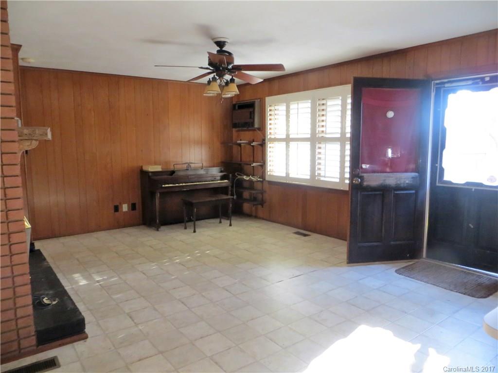 LAKE FOREST - Residential