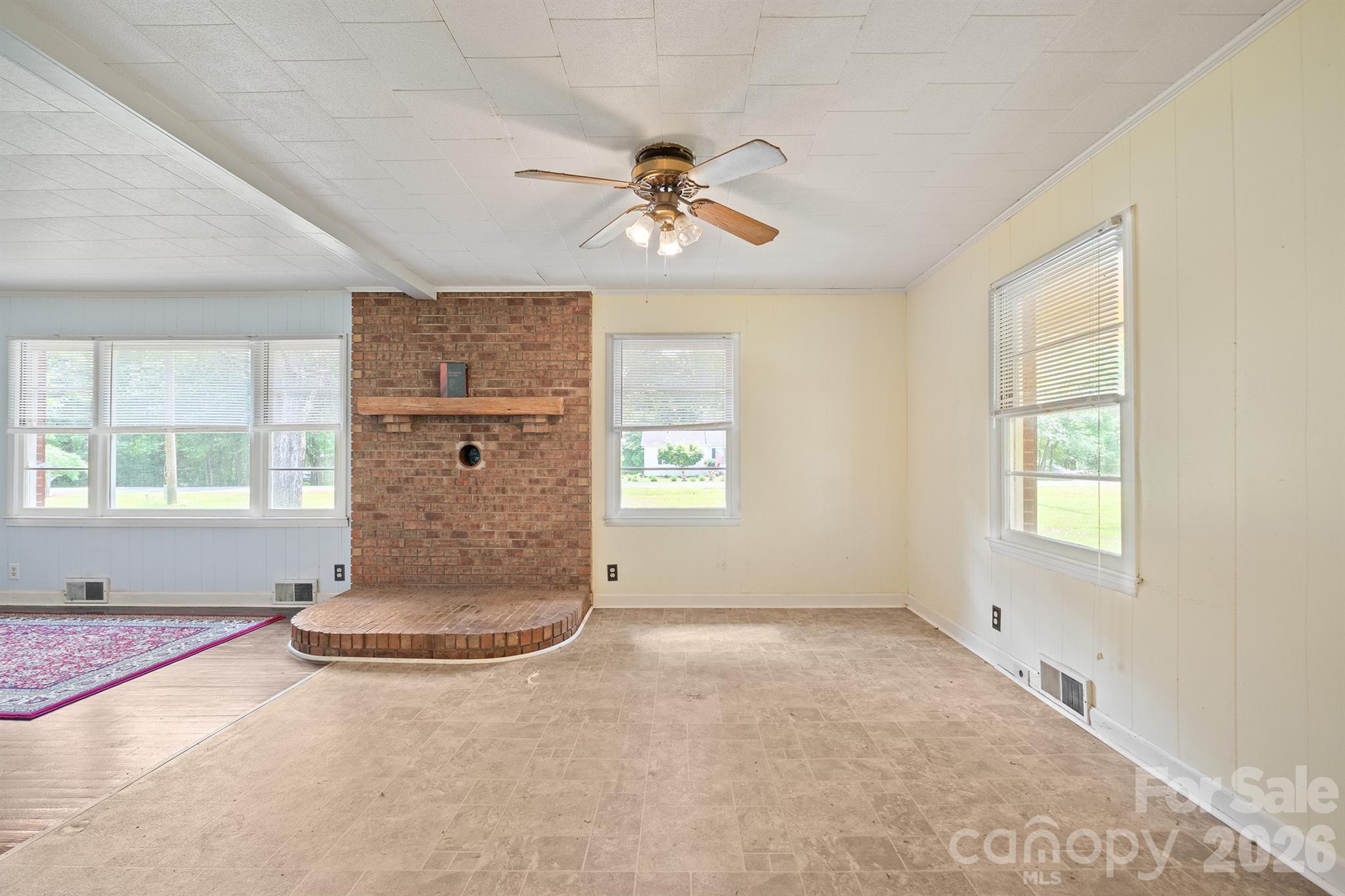 147 Oakdale Circle