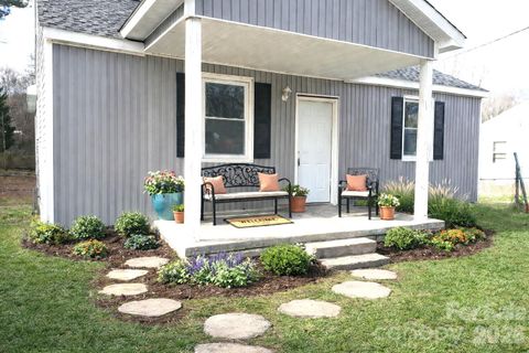 Photo of 1417 N Oakwood Street, Gastonia, NC 28052 (MLS # 4355932)