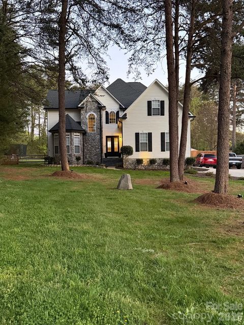 Photo of 115 Turbyfill Road, Mooresville, NC 28117 (MLS # 4365338)