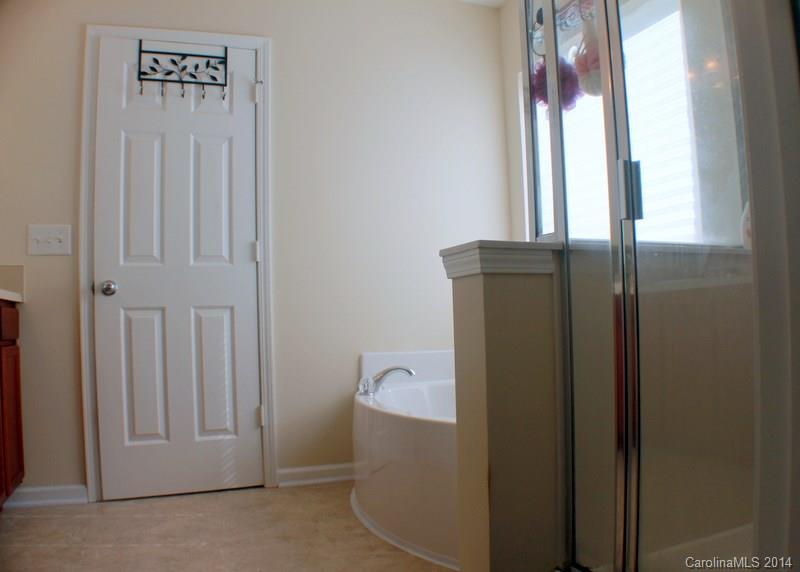 Hamilton Lakes - Residential