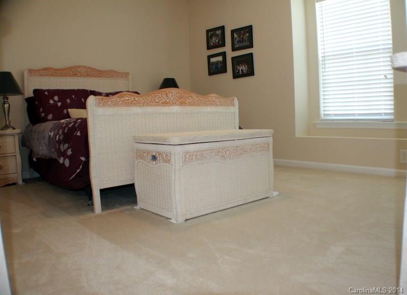 Hamilton Lakes - Residential