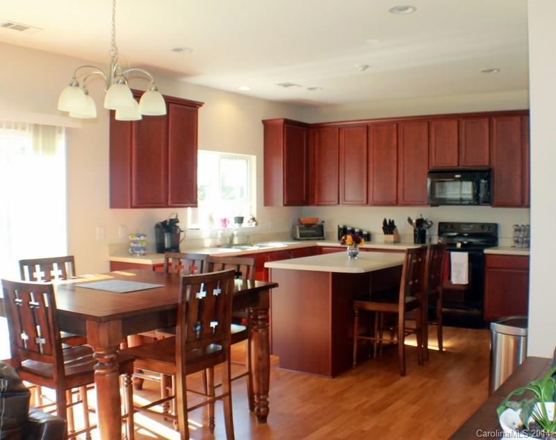 Hamilton Lakes - Residential