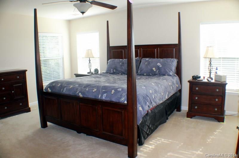 Hamilton Lakes - Residential